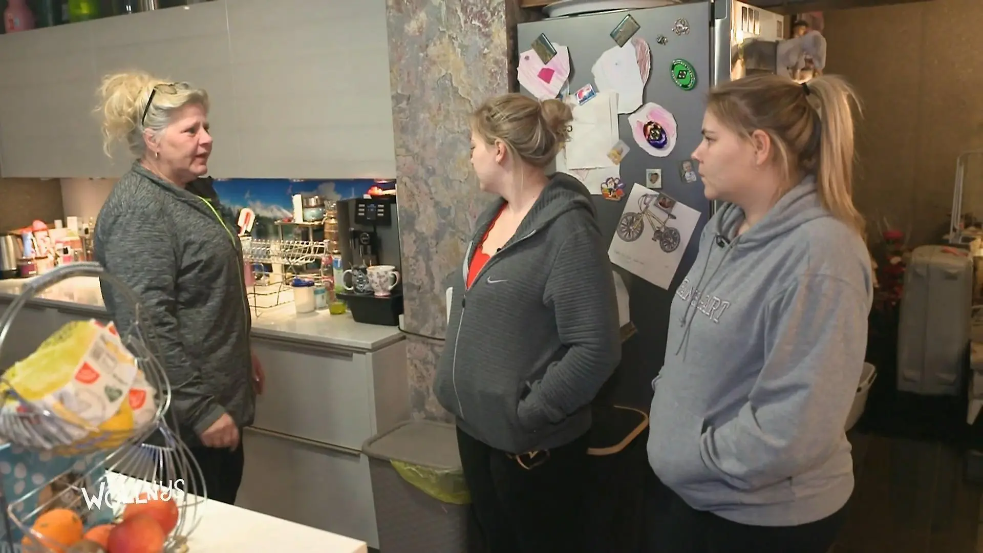 Silvia lässt ihrem Ärger bei ihren Töchtern freien Lauf. 