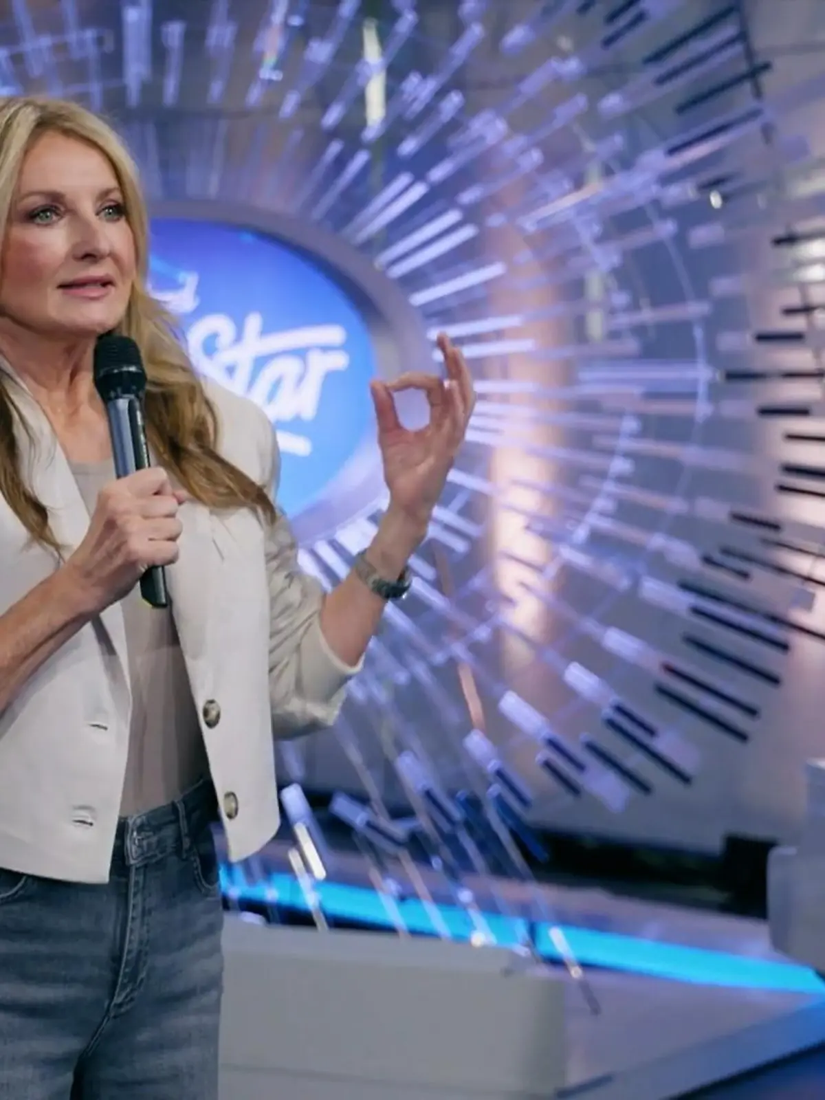 Bild zu: "Frauke Ludowig singt vor der neuen DSDS-Jury "