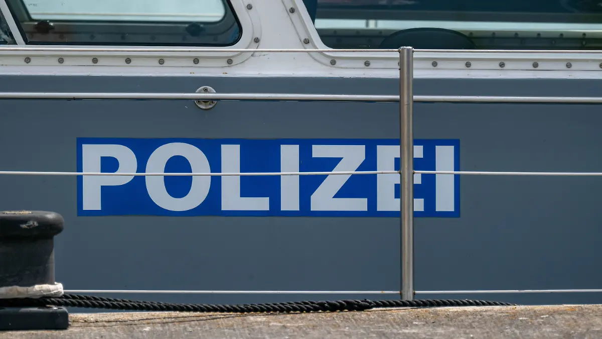 Einsatz für die Wasserschutzpolizei auf dem Rhein bei Rüdesheim (Symbolbild)