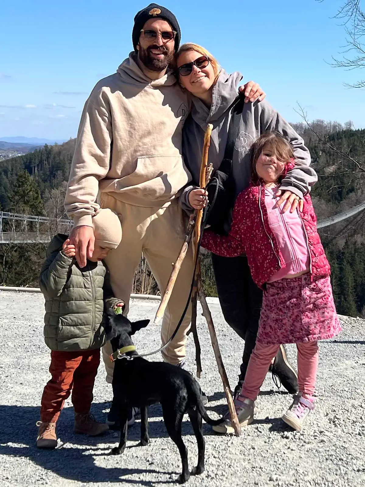 Bild zu: "Frau von deutschem MMA-Star verrät süßes Familienritual!"