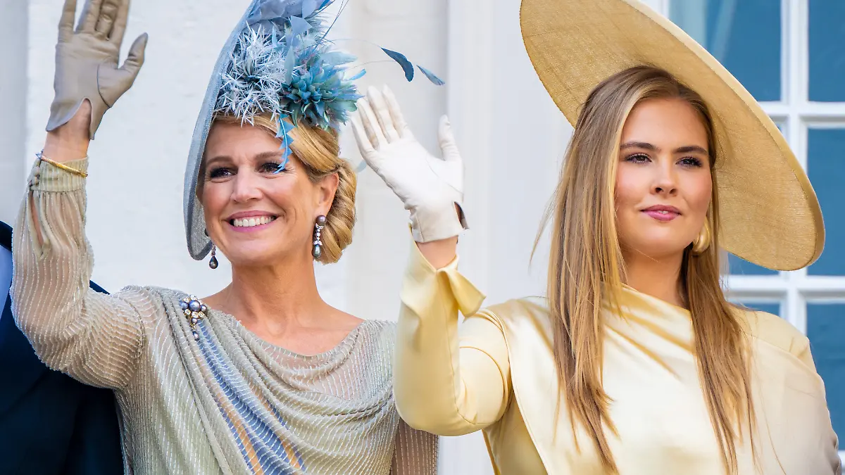 Königin Máxima und Prinzessin Amalia Seite an Seite beim Prinsjesdag 2025 in Den Haag. 