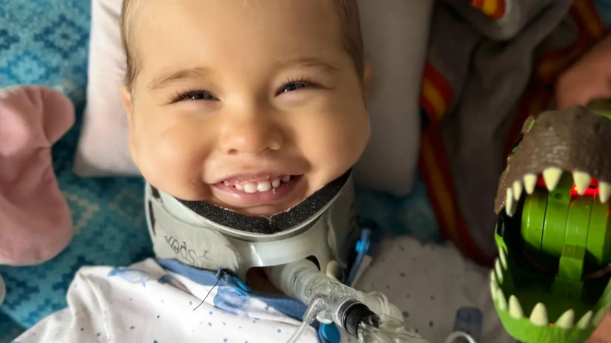 Auch im Krankenhaus hat Olli sein Lachen nicht verloren! 
