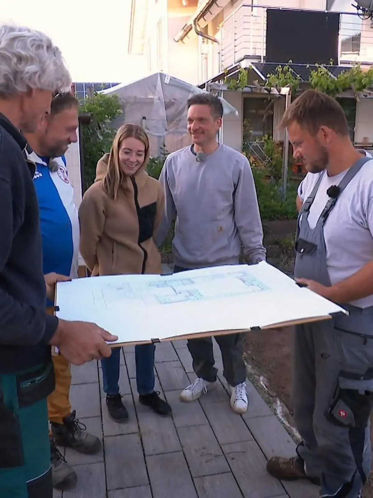 Bild zu: "Wie reagieren Linda und Dennis auf den Plan?"