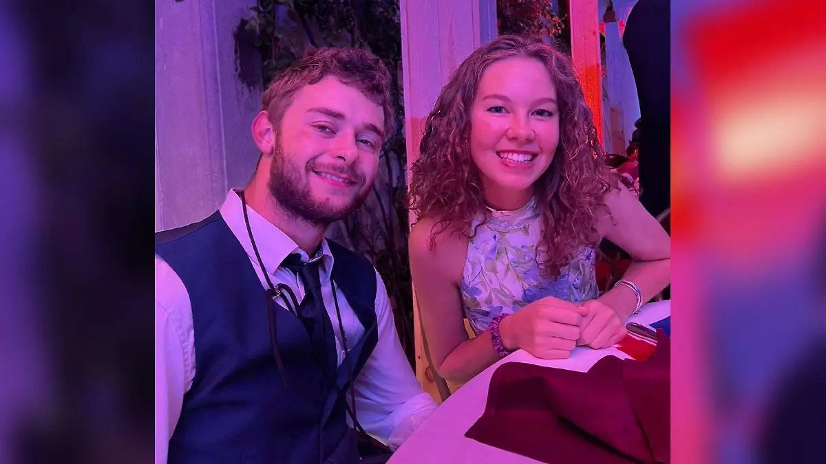 Hochzeitsgast Orlando Cardozo (l.) mit unbkannter Frau 