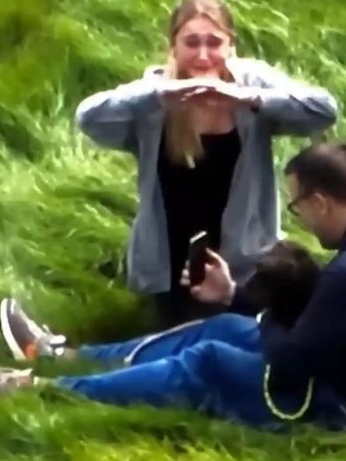 Bild zu: "Hund Molly verschwindet spurlos - Besitzer suchen mit Würstchen, Hühnchen & Bratensoße!"