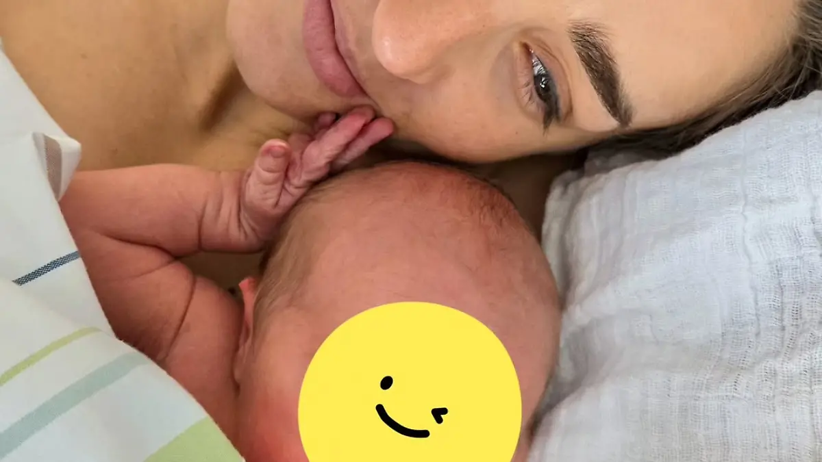 Mit diesem niedlichen Foto überrascht die Schwimmerin Elena Semechin ihre Follower.