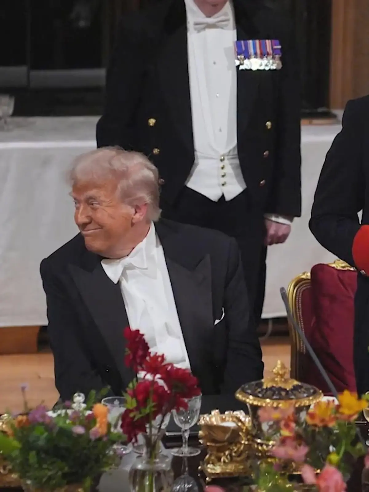 Bild zu: "Donald Trump diniert mit Charles, Kate und Co."