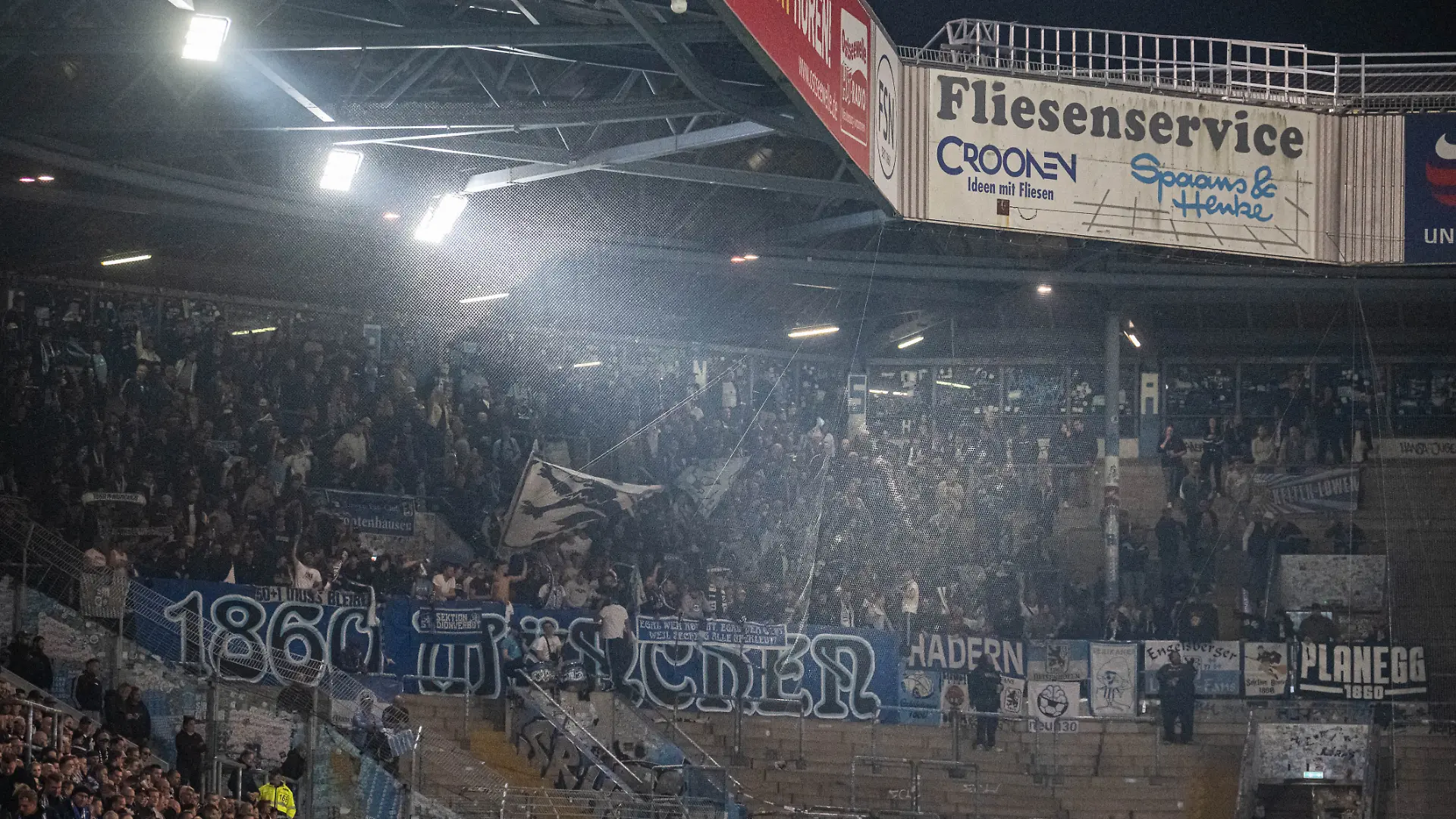 Rostock, Deutschland 17. September 2025: 3. Liga - 2025/2026 - FC Hansa Rostock vs. TSV 1860 München Im Bild: Fankurve von 1860