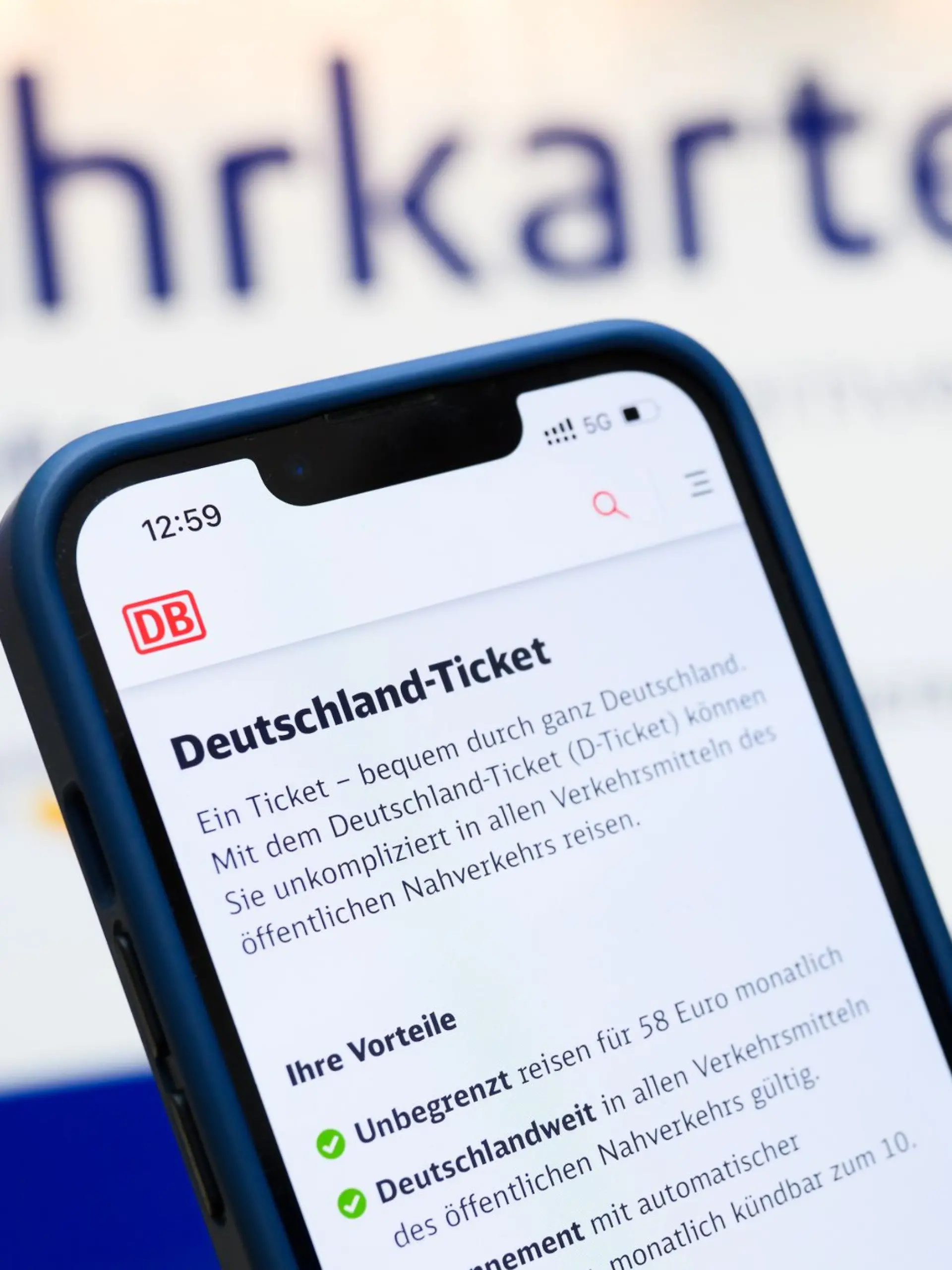 Bild zu: "Deutschlandticket soll bald 63 Euro im Monat kosten "