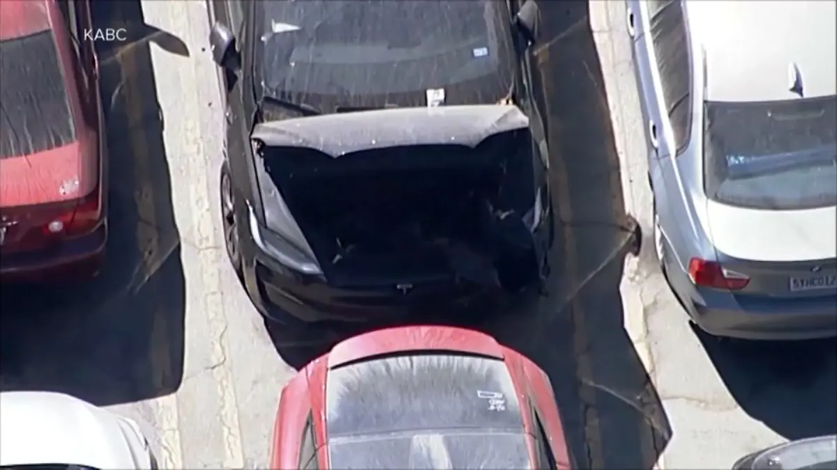 In seinem Tesla finden Ermittler menschliche Überreste, inzwischen ist klar: Es handelt sich um die vermisste Celeste. 