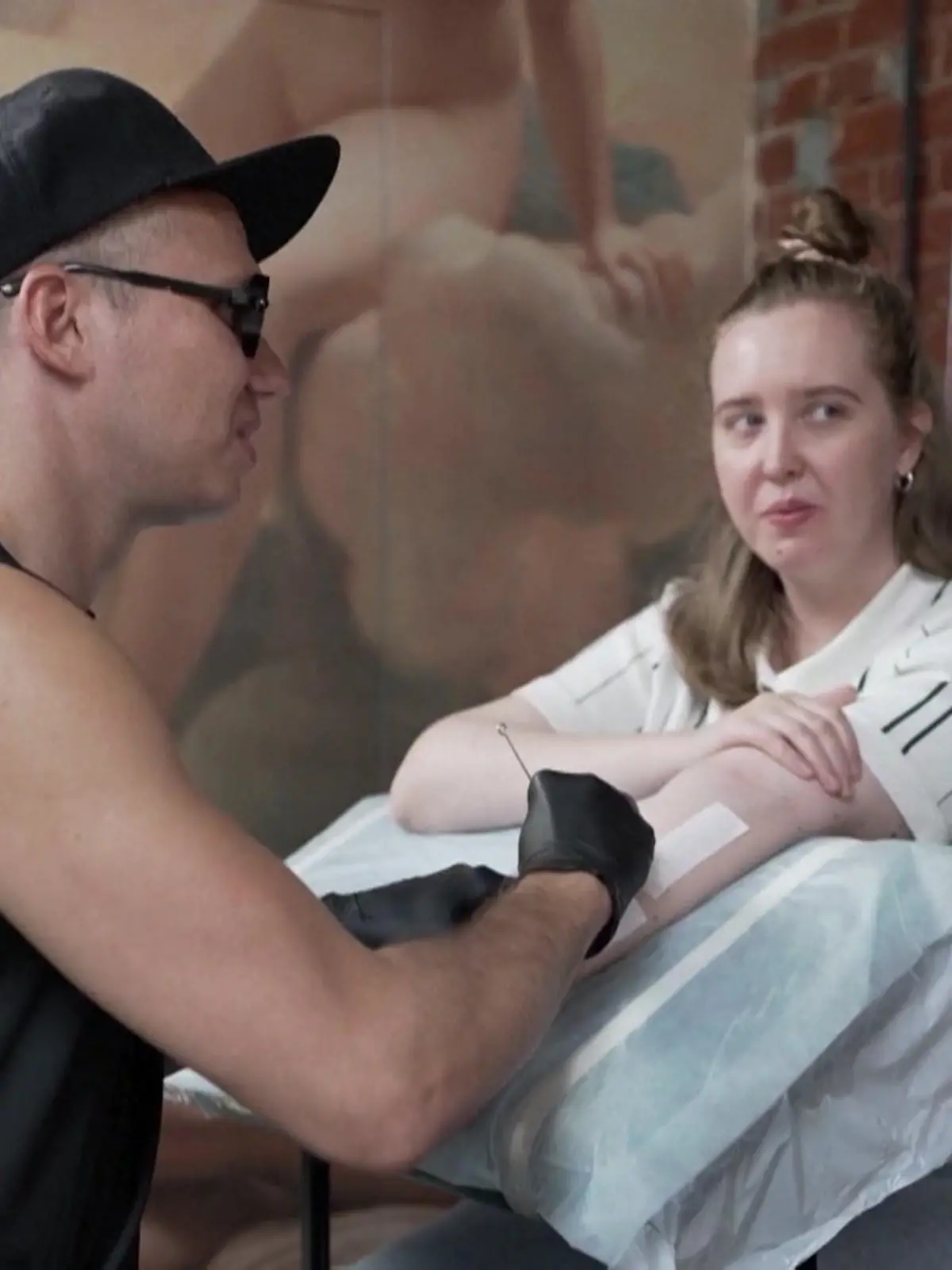 Bild zu: "Für dieses Tattoo braucht es blindes Vertrauen"