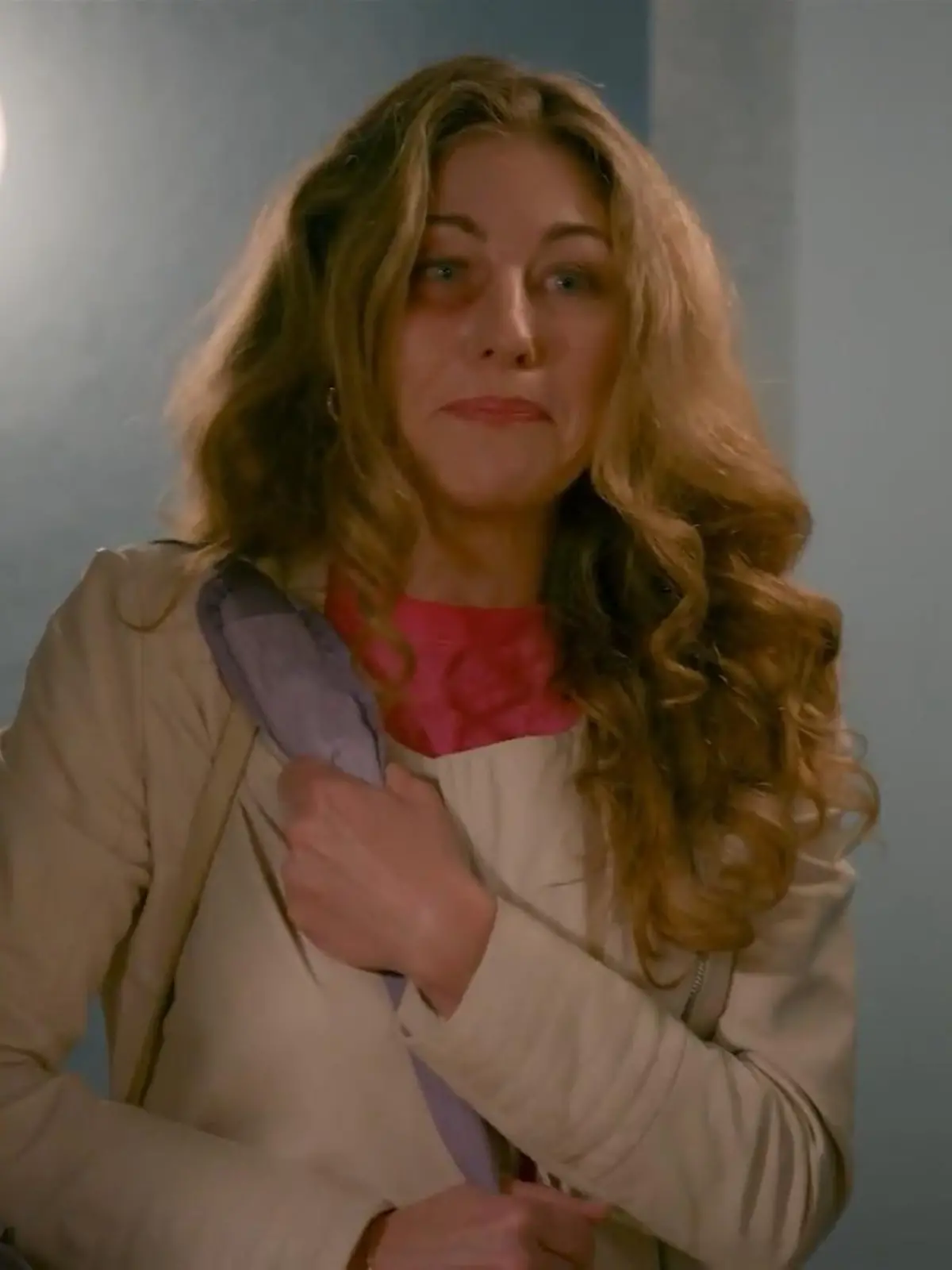 AWZ: Peggy steht mit einem blauen Auge bei Daniela vor der Tür