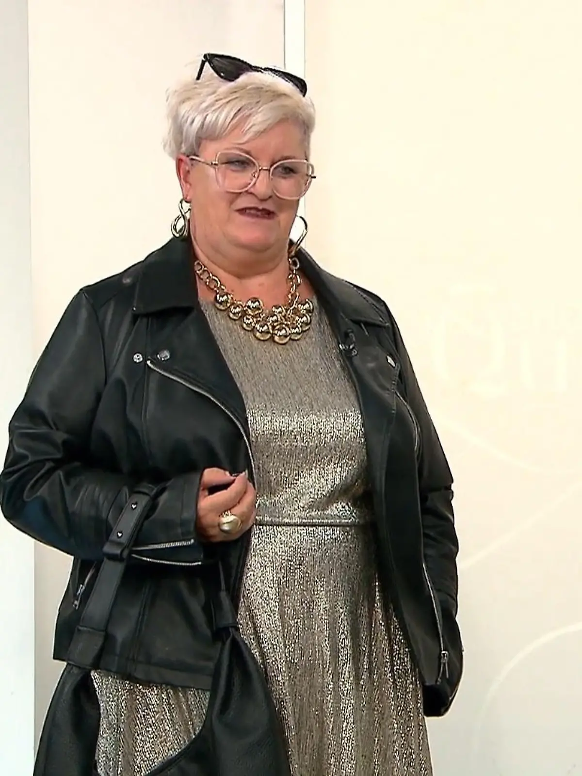 Bild zu: "Heike zeigt extravagantes Outfit"