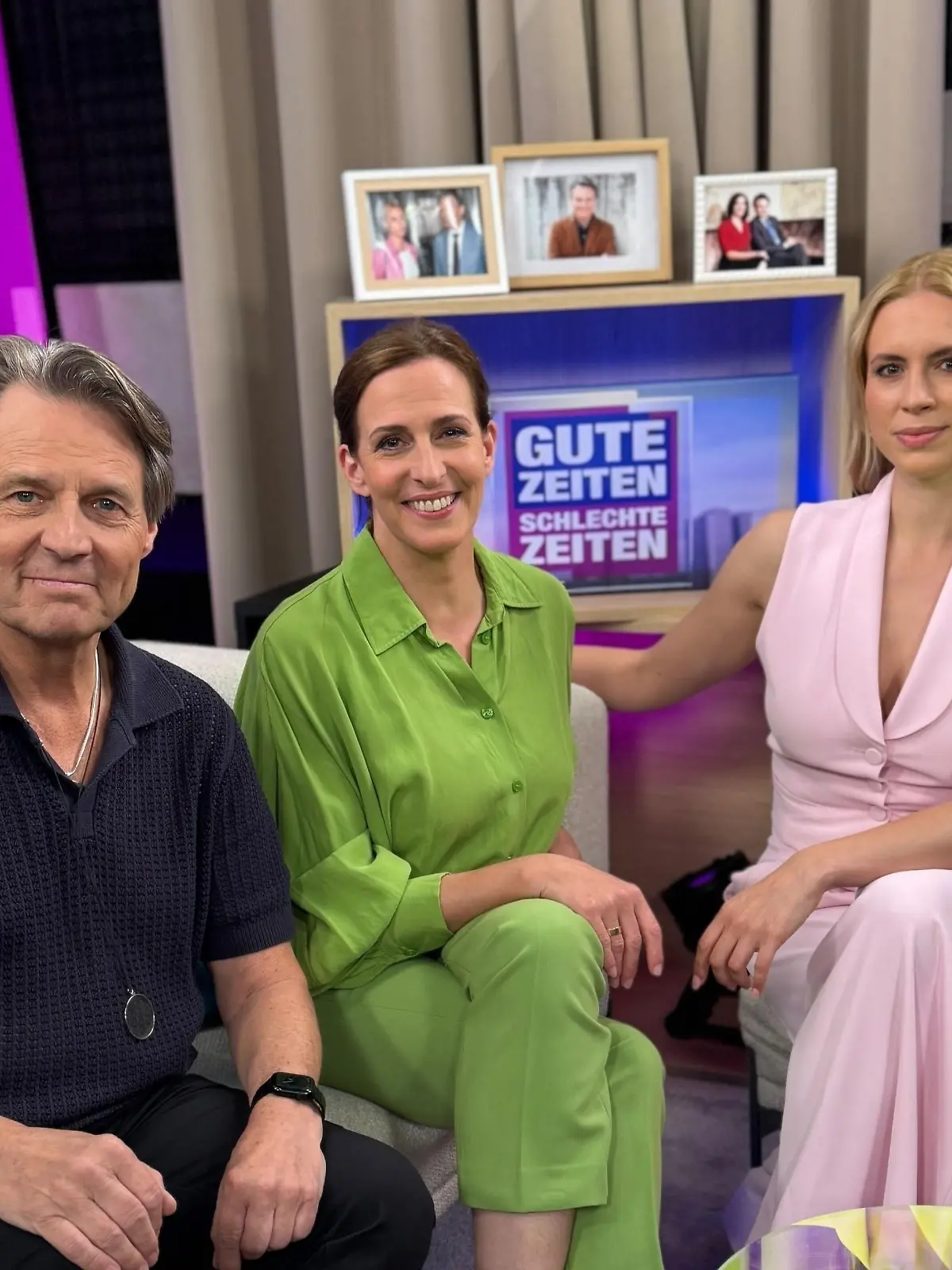 GZSZ-Highlights und sensationelle Überraschungen mit Wolfgang Bahro, Ulrike Frank & Lara Dandelion Seibert (r.).