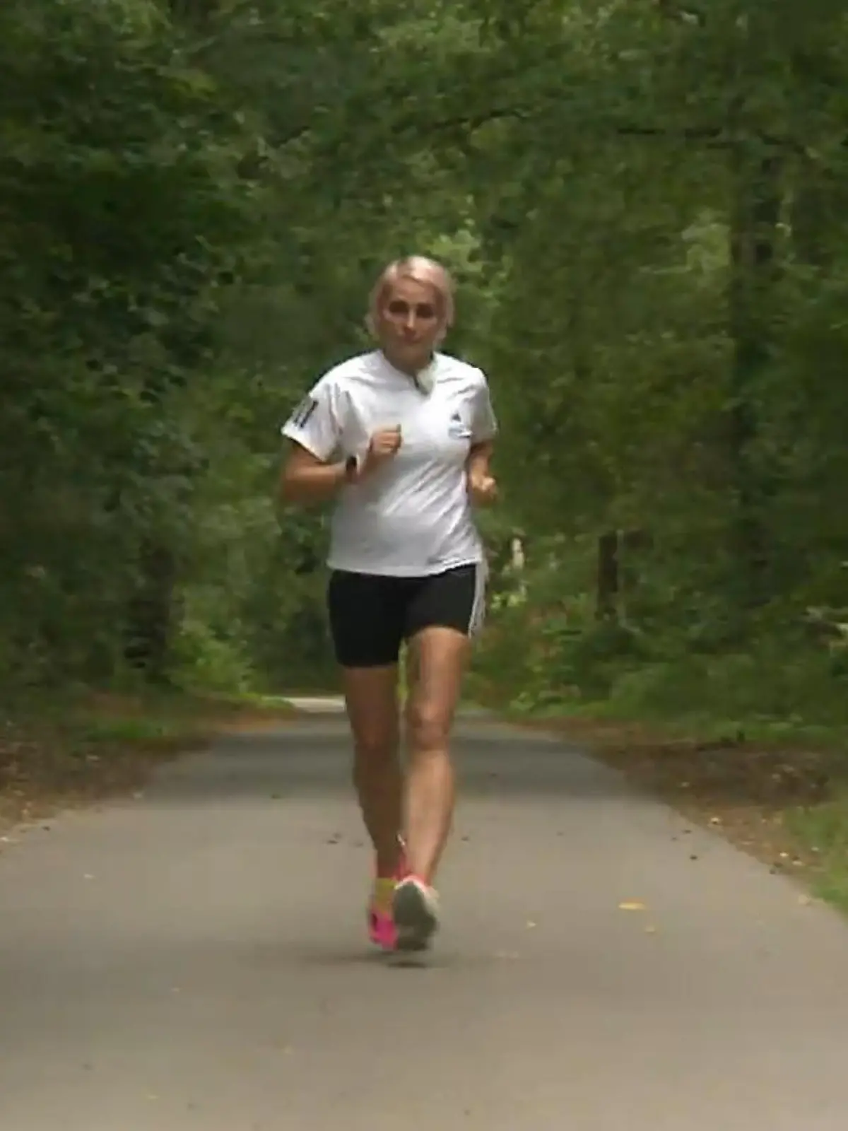 Bild zu: "Krebsfrei durchs Brandenburger Tor! Miriams (44) großes Ziel für den Berlin Marathon"