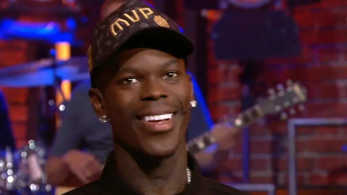 Dennis Schröder kann auch Show Basketball-Star in „Die Stefan Raab Show”