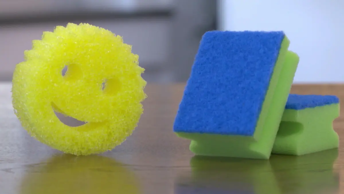 Putzhype dank neuem Schwamm – kann der Scrub Daddy, was er verspricht? Auf TikTok und Co. wird er gefeiert