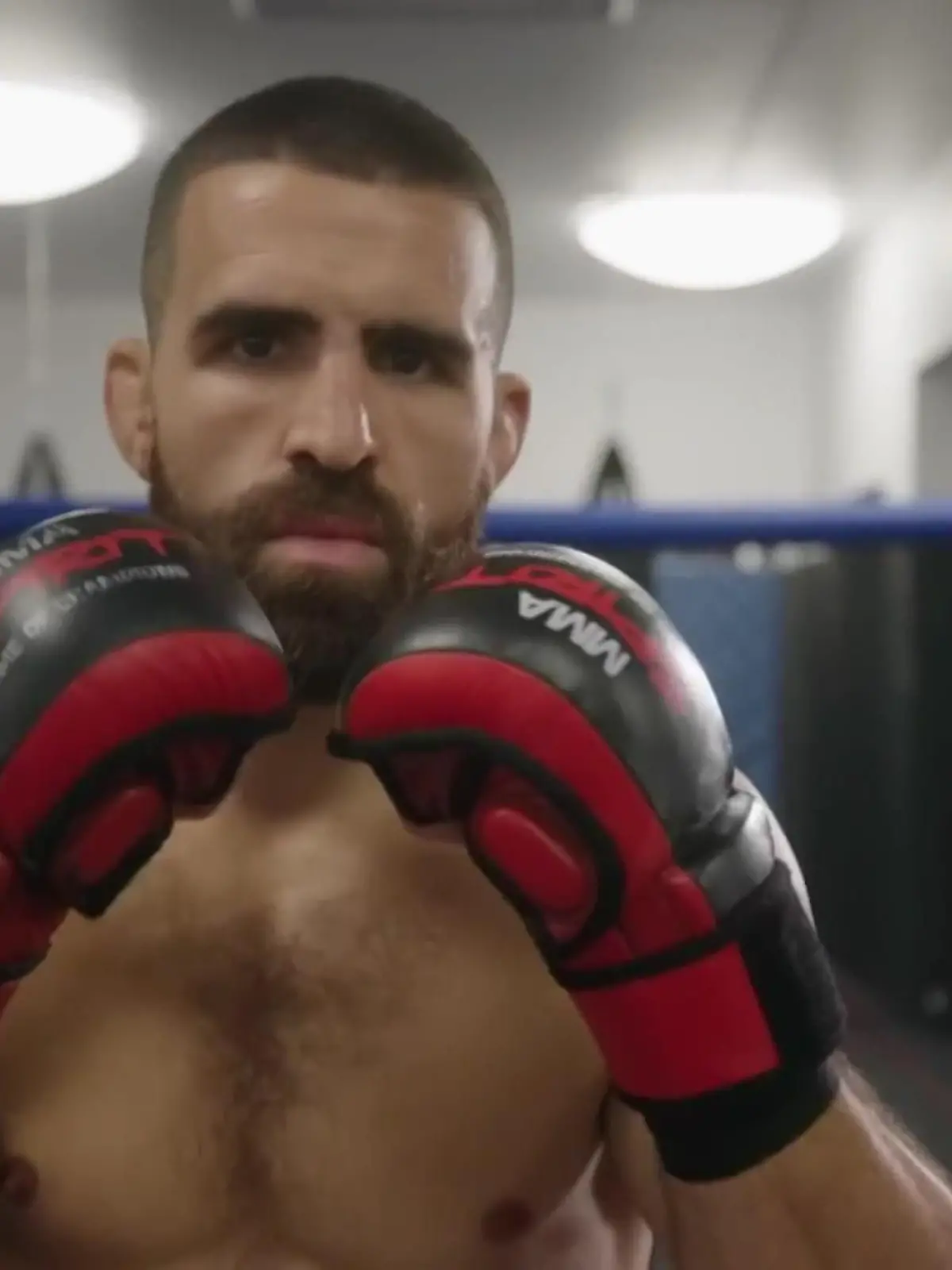Bild zu: "MMA-Star kämpft in Frankfurt zum ersten Mal vor seiner Frau"
