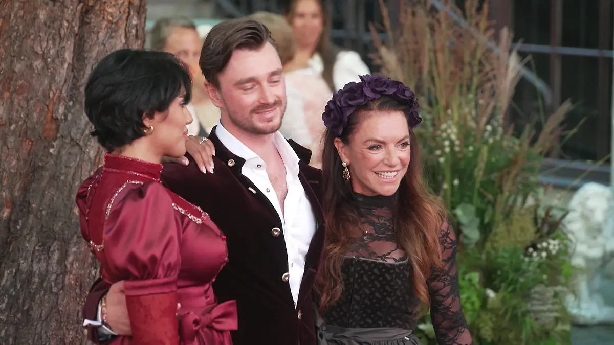 Christine Neubauer endlich wieder mit ihrem Sohn vereint Nach jahrelanger Funkstille