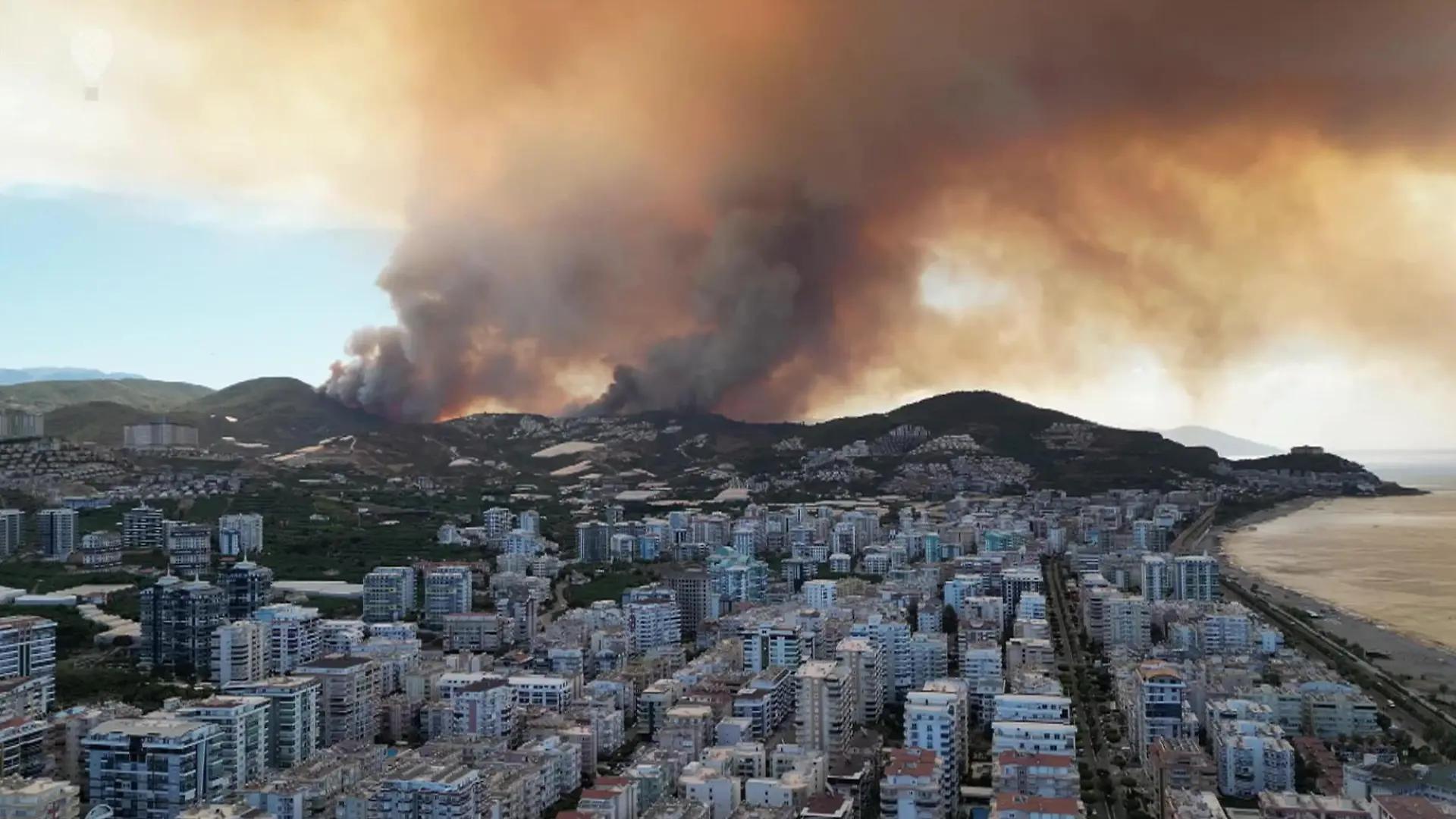 Beliebter Ferienort von Waldbrand bedroht Feuer in der Türkei