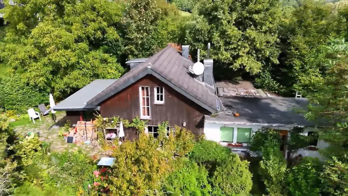91-Jährige in ihrem Haus förmlich eingesperrt Weil der Nachbar ihr den Weg versperrt