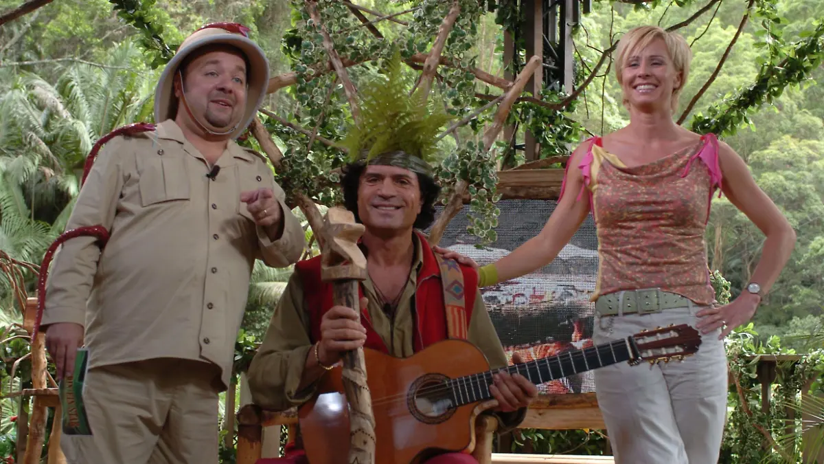 Dschungelkönig Costa Cordalis im Baumhausstudio von Sonja Zietlow und Dirk Bach.
