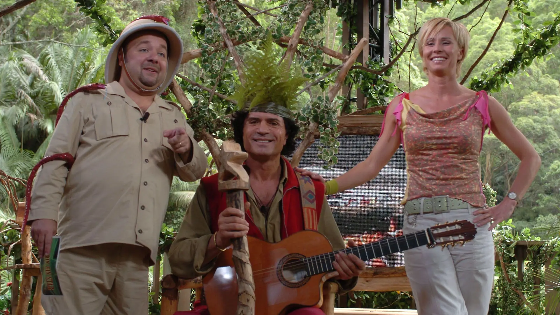 Dschungelkönig Costa Cordalis im Baumhausstudio von Sonja Zietlow und Dirk Bach.
