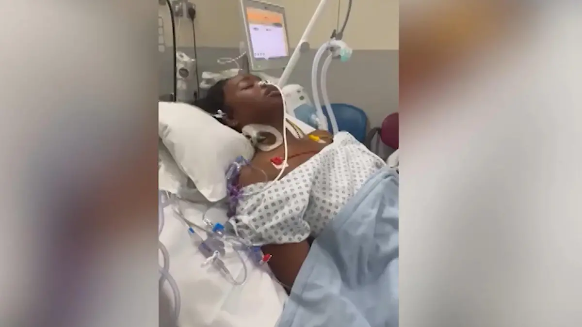 Ketia (19) hat Grippesymptome – eine Woche später verliert sie Beine und Finger Schlimmes Schicksal