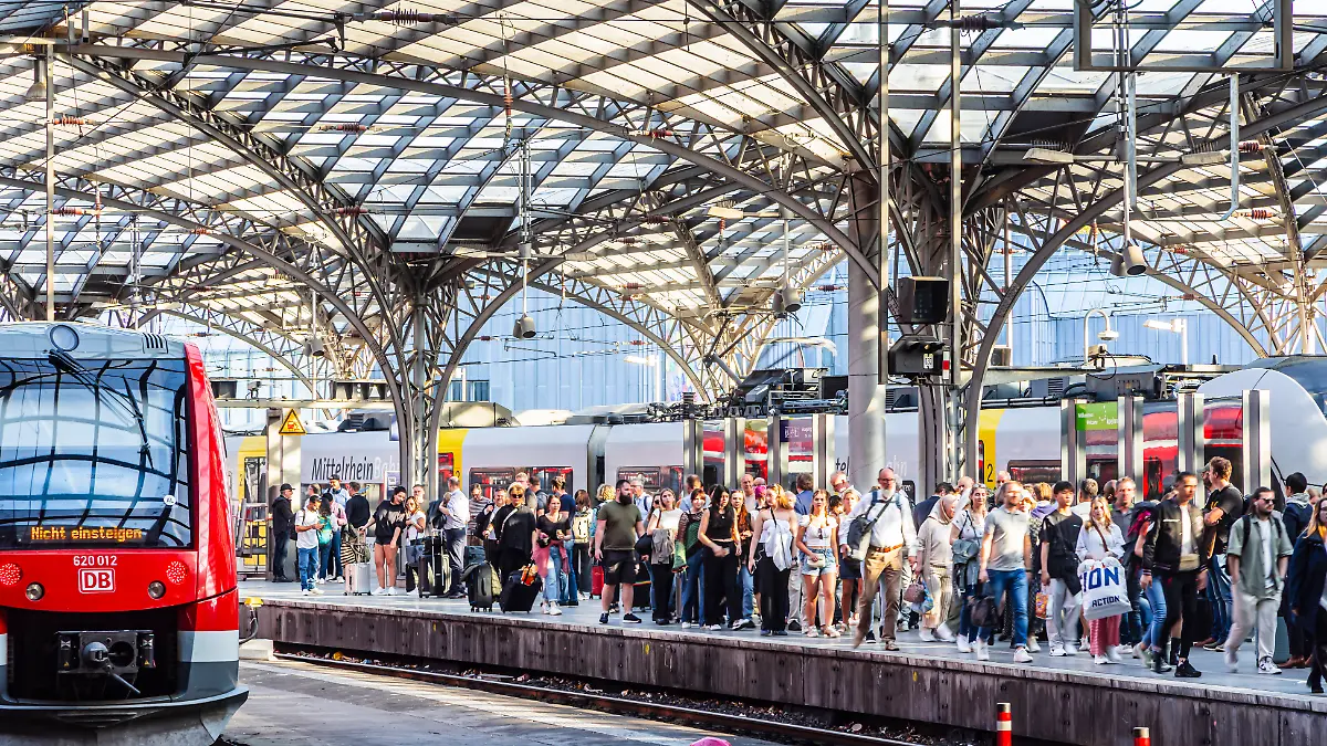 Hauptbahnhof Koeln. T.jpg