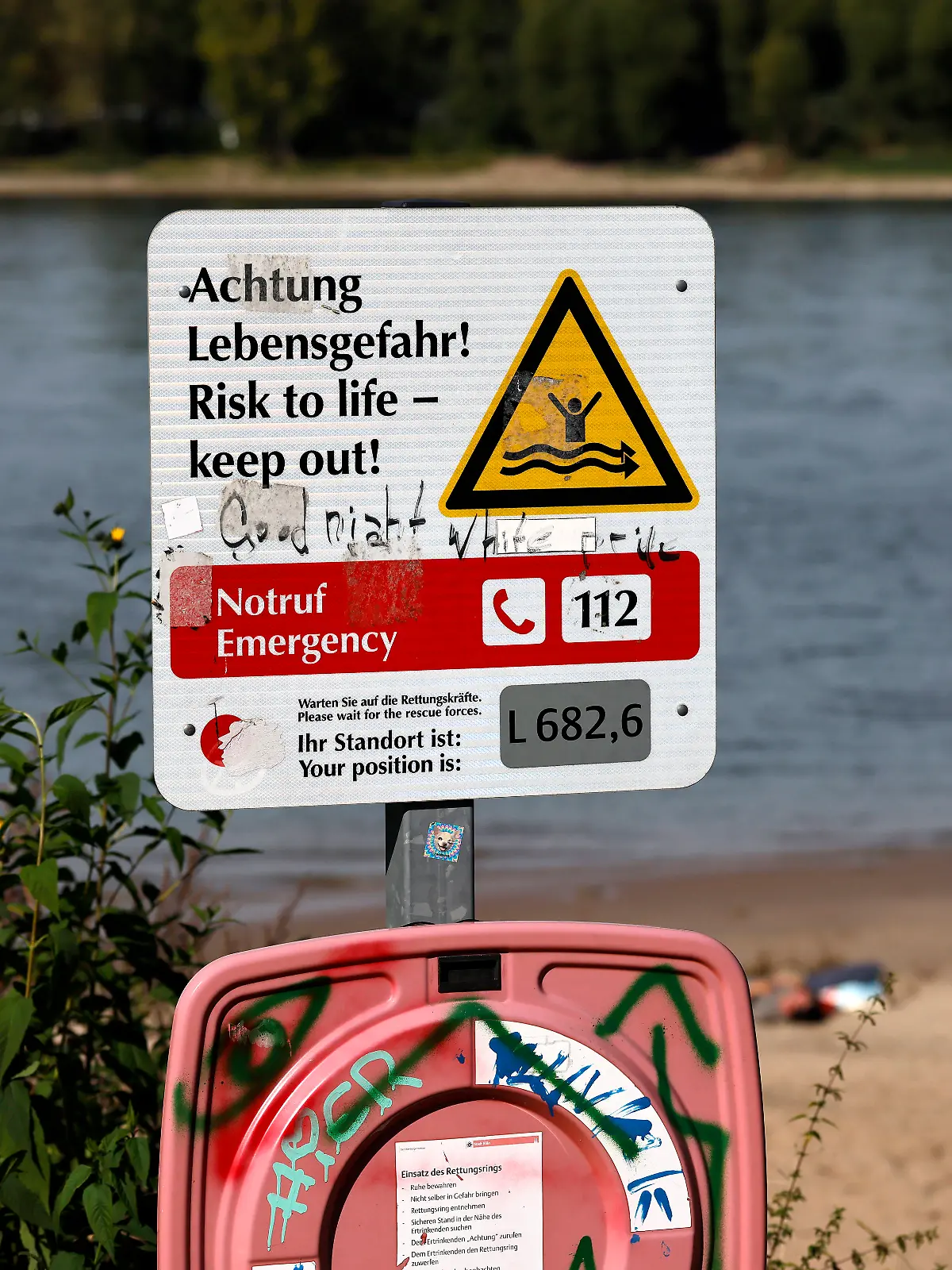 Stadt Köln informiert über Badeverbot im Rhein