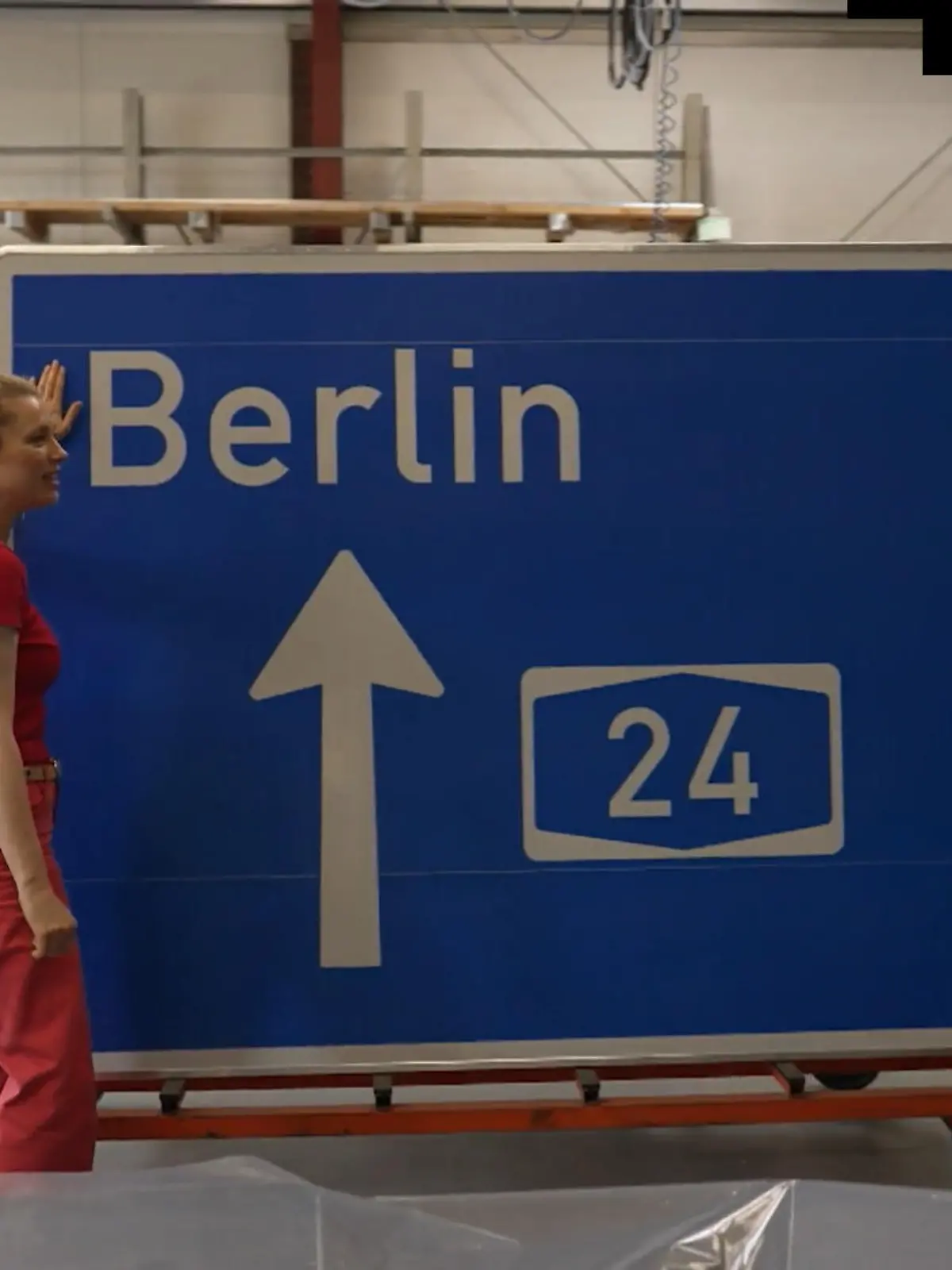 Bild zu: "Wie entstehen Autobahnschilder? Anni forscht nach"