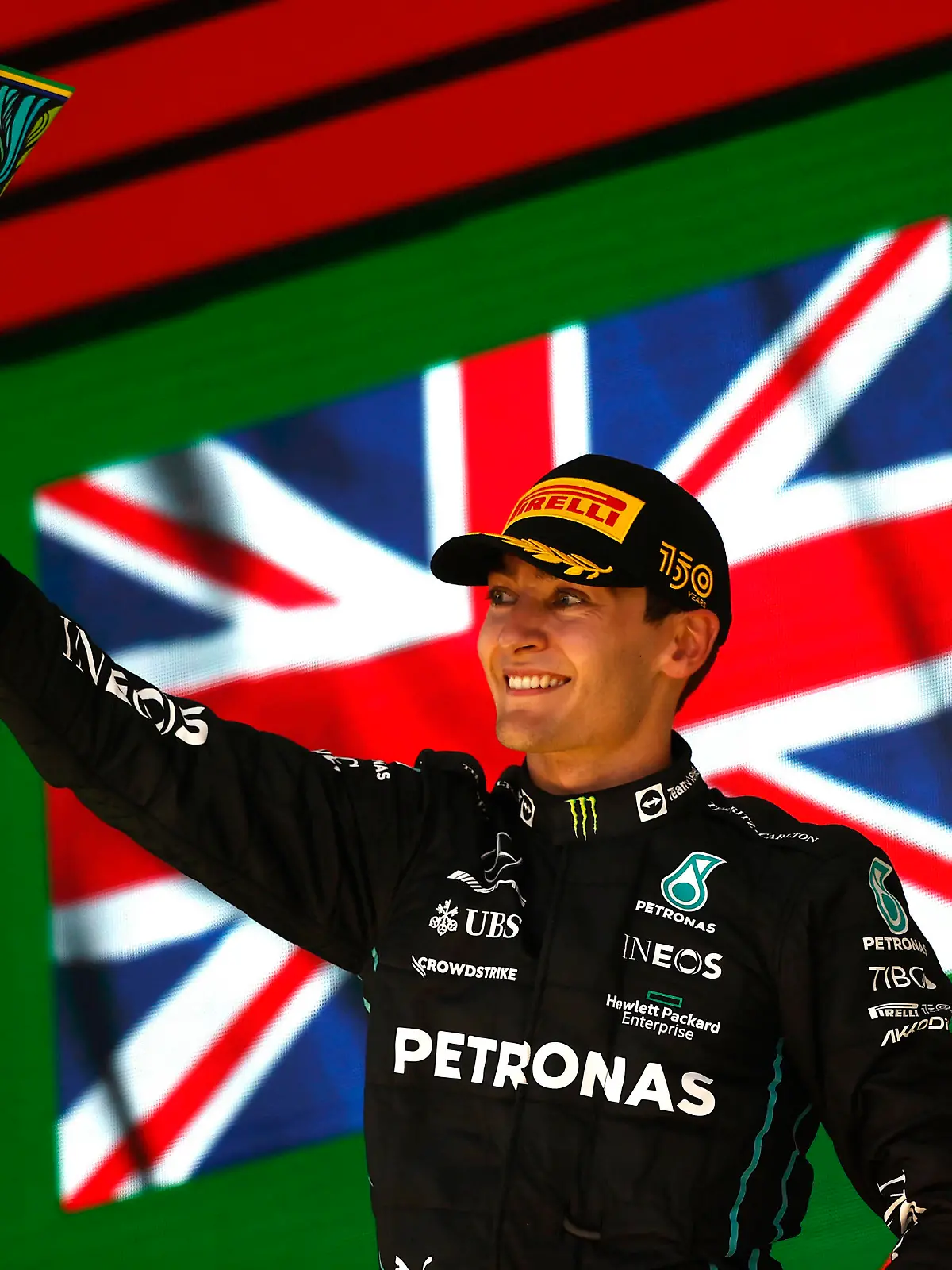  Formula 1 2022: Sao Paulo GP AUToDROMO JOS CARLOS PACE, BRAZIL - NOVEMBER 13: George Russell, Mercedes AMG, 1st position, lifts the winners trophy during the Sao Paulo GP at Autodromo Jos Carlos Pace on Sunday November 13, 2022 in Sao Paulo, Brazil. Photo by Andy Hone / LAT Images Images PUBLICATIONxINxGERxSUIxAUTxHUNxONLY GP2221_165655_ONY9745