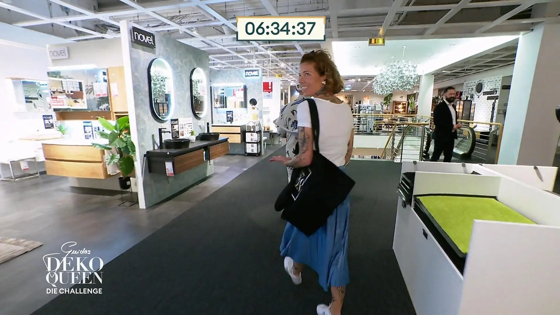 Kandidaten shoppen für den letzten Raum Finale Umgestaltung