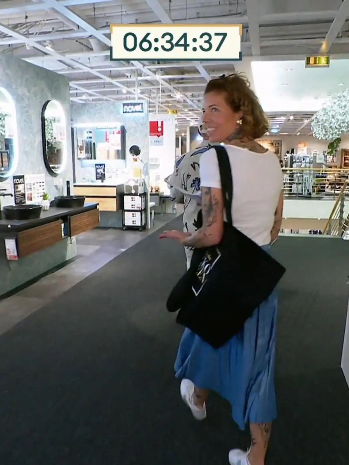 Bild zu: "Kandidaten shoppen für den letzten Raum"