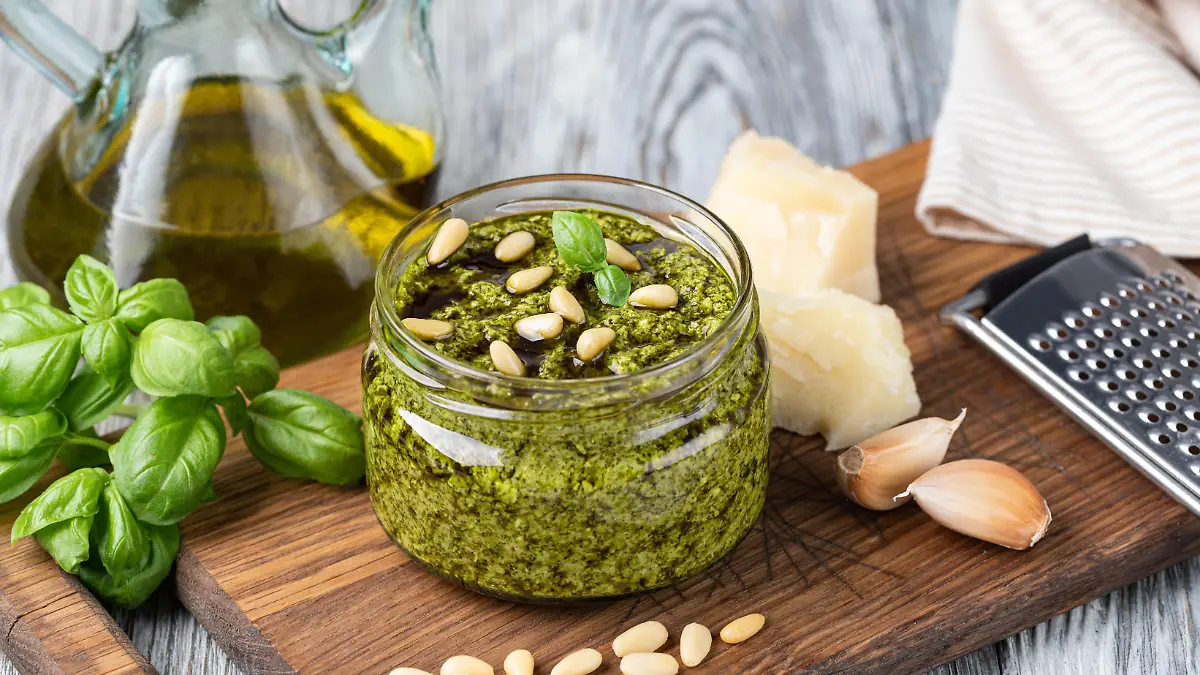 Grünes Pesto