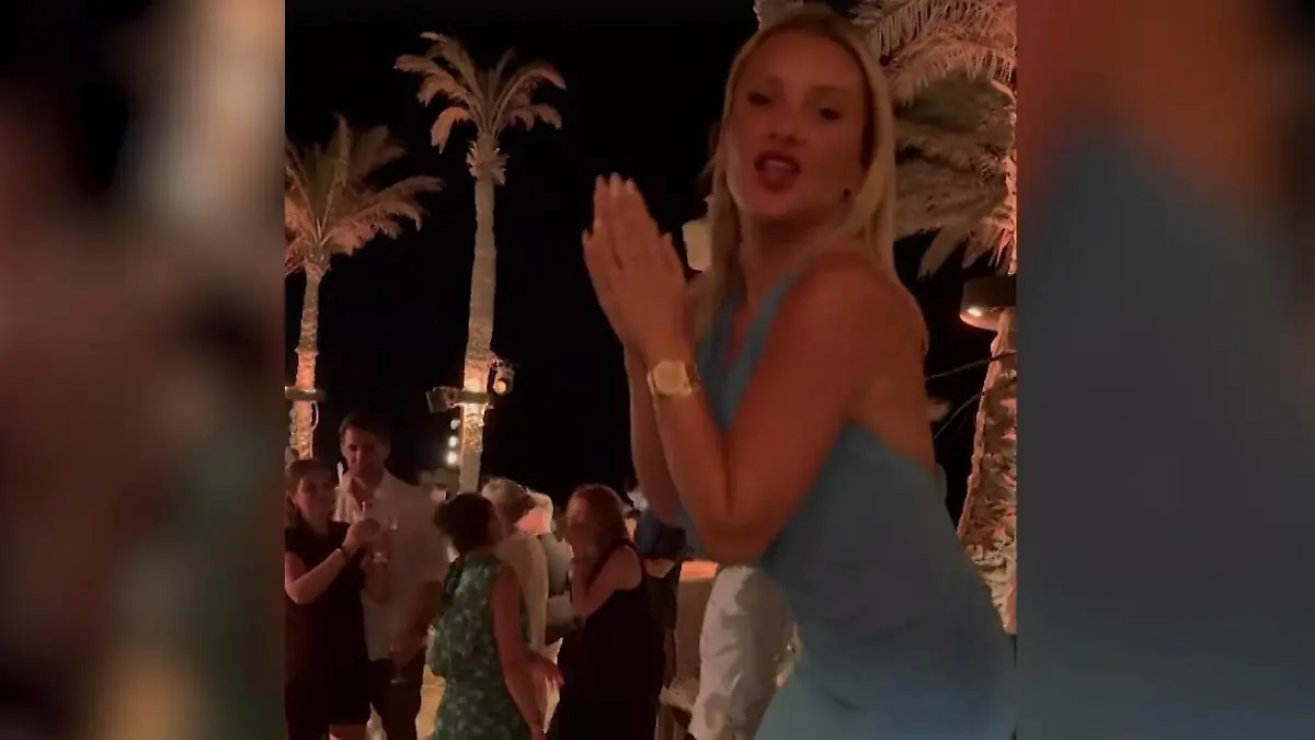 Wie im Märchen! Evelyn Burdecki macht Party mit DIESEN Royals Auf beliebter Urlaubsinsel in Griechenland