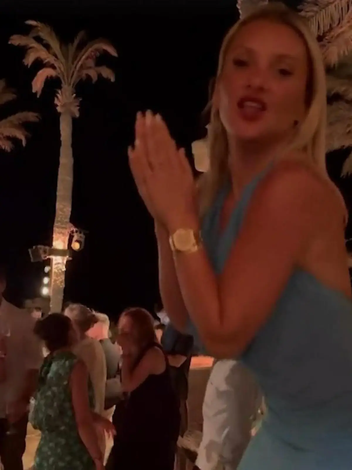 Bild zu: "Wie im Märchen! Evelyn Burdecki macht Party mit DIESEN Royals"