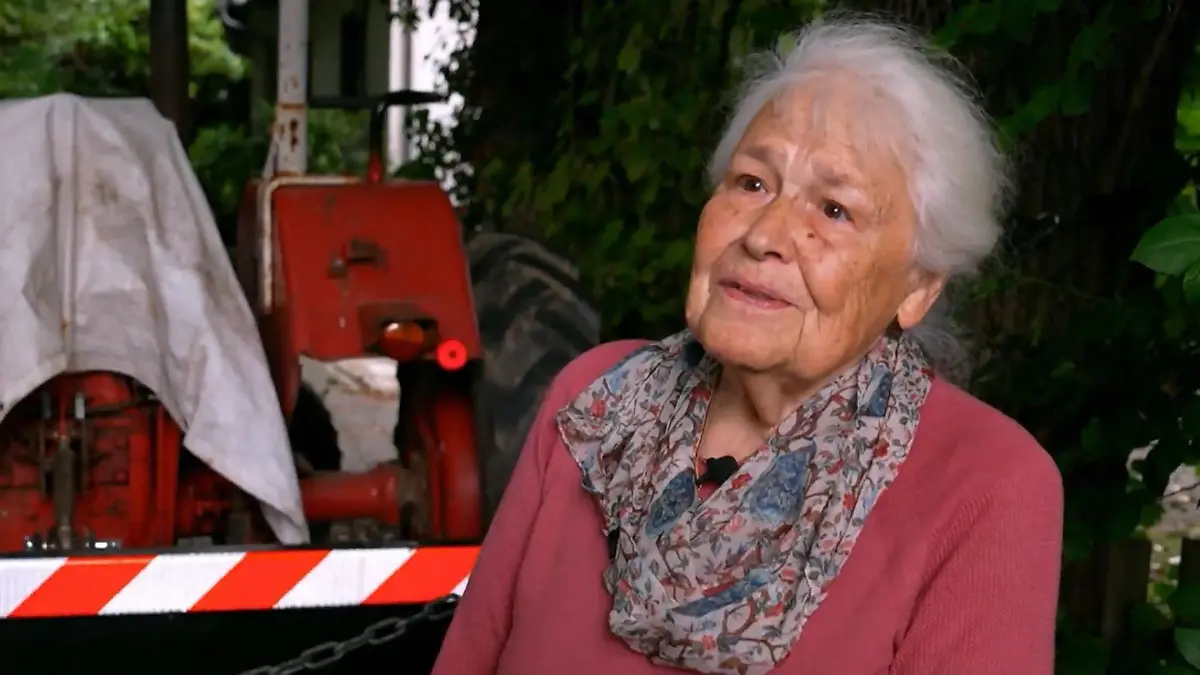 Nachbarschaftsstreit: 91-Jährige in ihrem eigenen Haus eingesperrt Ketten, Schlösser, Traktor