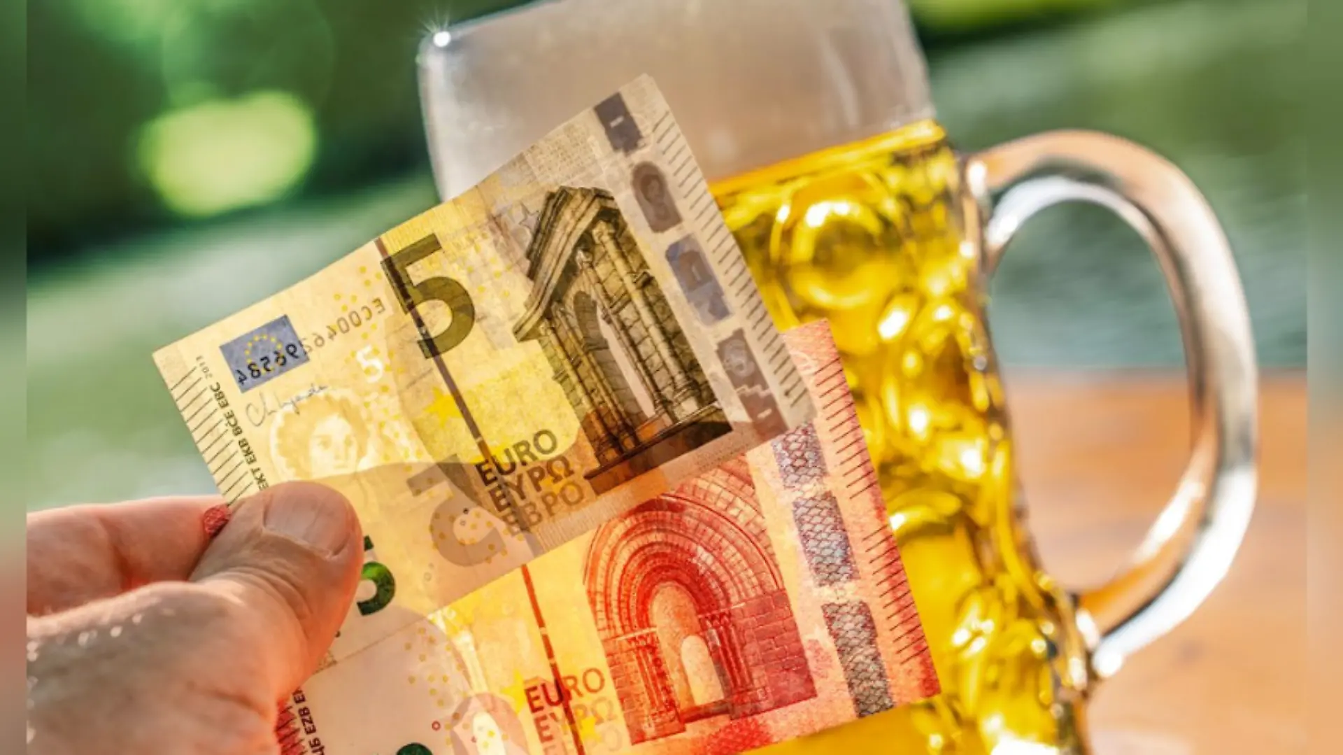 Der durchschnittliche Preis für eine Maß Bier liegt 2025 bei über 15 Euro.