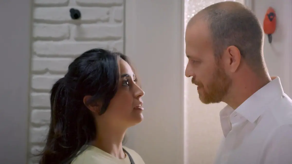 Zwischen Esma und Tobias kommt es immer wieder zu nahen Momenten. Ist das mehr als nur eine Freundschaft? 