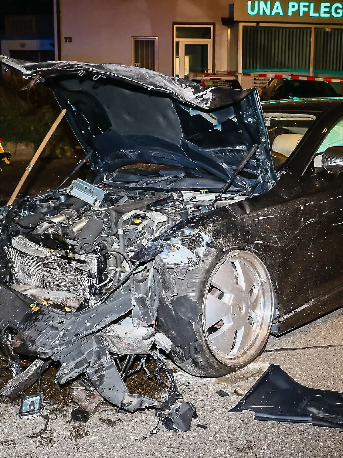 Bei einem mutmaßlichen Autorennen sind in Ludwigsburg zwei unbeteiligte Frauen ums Leben gekommen