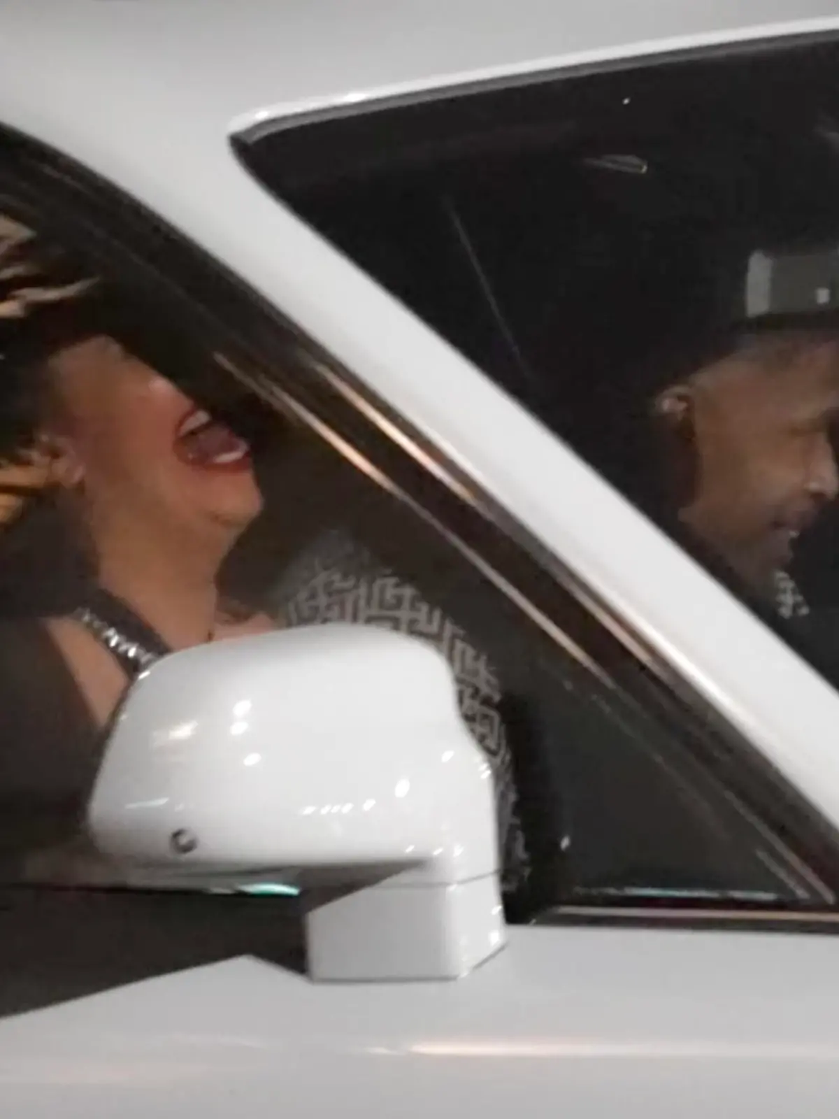SONDERKONDITIONEN: MINDESTHONORAR: EXCLUSIVE: Actor Jamie Foxx opens the door of his Rolls Royce for "World Cup's hottest fan" Ivana Knoll after a night partying in Miami Beach, Florida. Around 4am on Thursday January 4th, Jamie and Ivana exited an afterparty at Forte Dei Marmi. The pair were laughing and joking with one another as he drove off with Ivana in the passenger seat. The pair were spotted at a New Years Eve party together and seem to be getting closer.
Pictured: Jamie Foxx,Ivana Knoll
Ref: SPL5513294 050123 EXCLUSIVE
Picture by: SplashNews.com



World Rights
