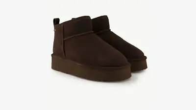 Lammfell-Boots in Dunkelbraun