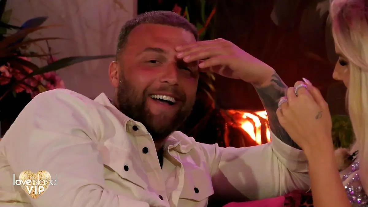 IHR Name will Filip Pavlovic einfach nicht einfallen Blackout bei „Love Island VIP”