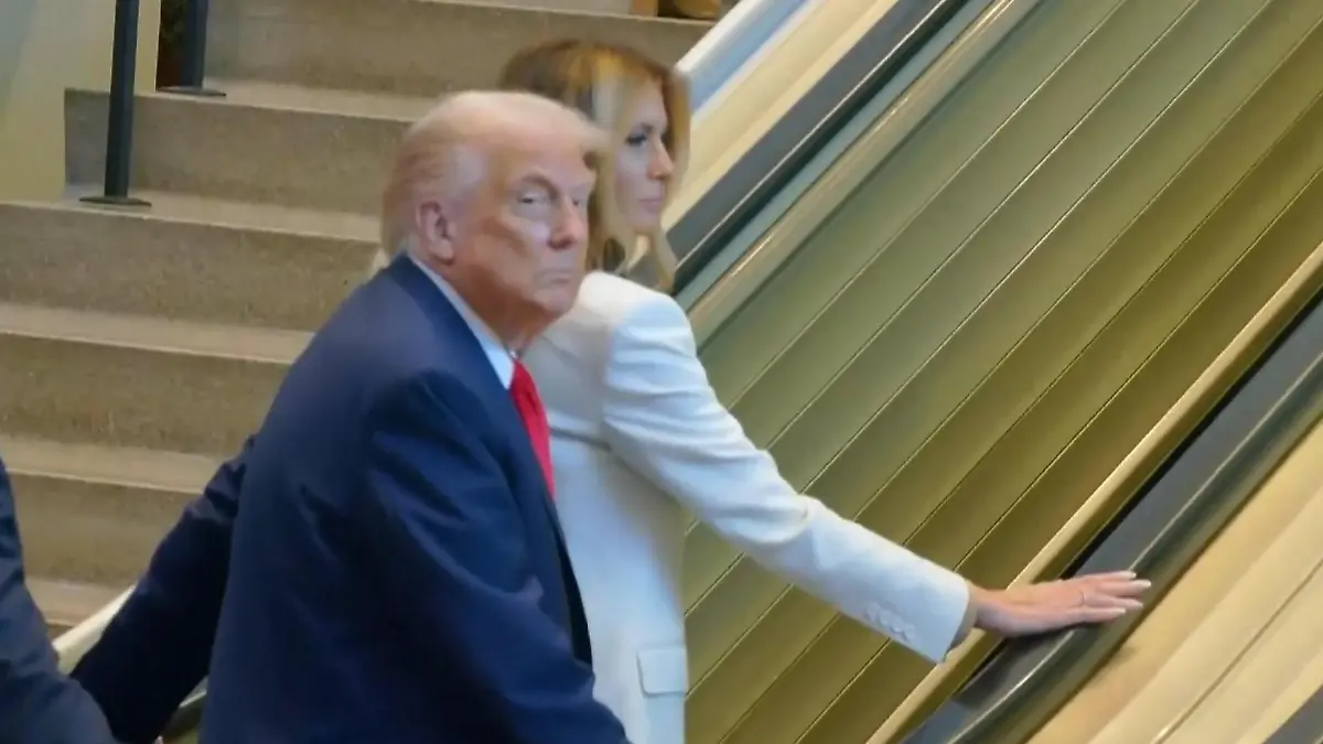Trump Treppen-Blamage bei den Vereinten Nationen – und die ganze Welt schaut zu Rolltreppe, Frust und Spott