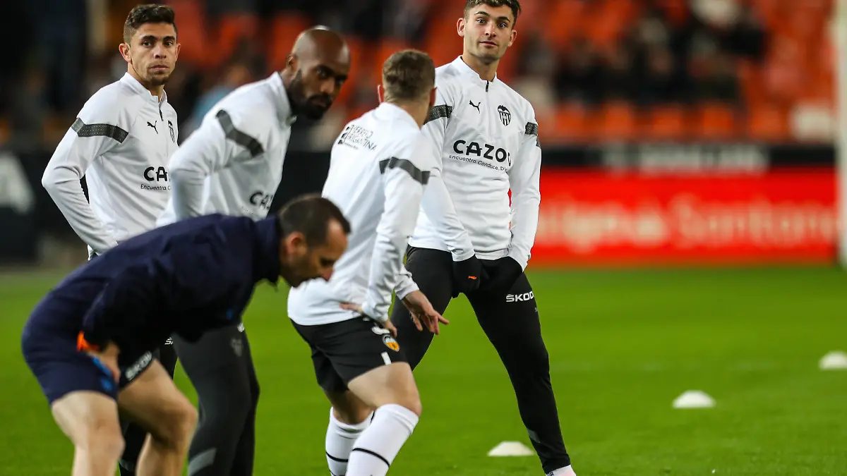 January 6, 2023, VALENCIA, VALENCIA, SPAIN: Hugo Duro of Valecia looks on during the spanish league, La Liga Santander, football match played between Valencia CF and Cadiz CF at Mestalla stadium on January 6, 2023, in Valencia, Spain. VALENCIA SPAIN - ZUMAa181 20230106_zaa_a181_006 Copyright: xIvanxTerronx