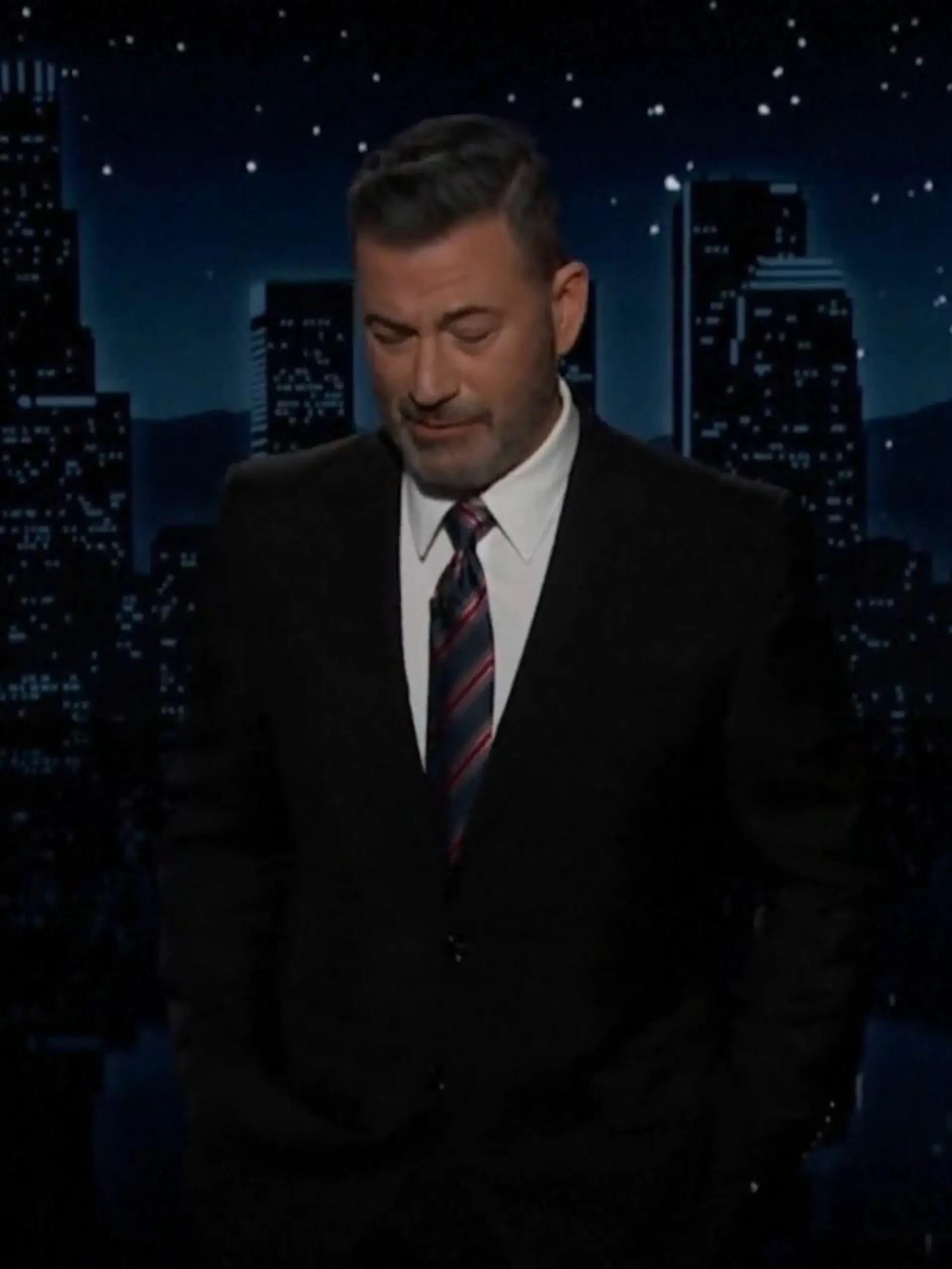Bild zu: "Jimmy Kimmel zu Tränen gerührt bei Comeback seiner Show"