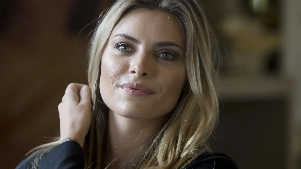 Die Schauspielerin Sophia Thomalla ist Co-Moderatorin des Jubiläums-Semperopern-Balls. Am 30.Januar 2015 findet der traditionelle Ball in der Semperoper Dresden zum zehnten Mal statt.the Actress Sophia Thomalla is Co Presenter the Anniversary Balls at 30 January 2015 finds the traditional Ball in the Semper Opera Dresden to Tenth times instead