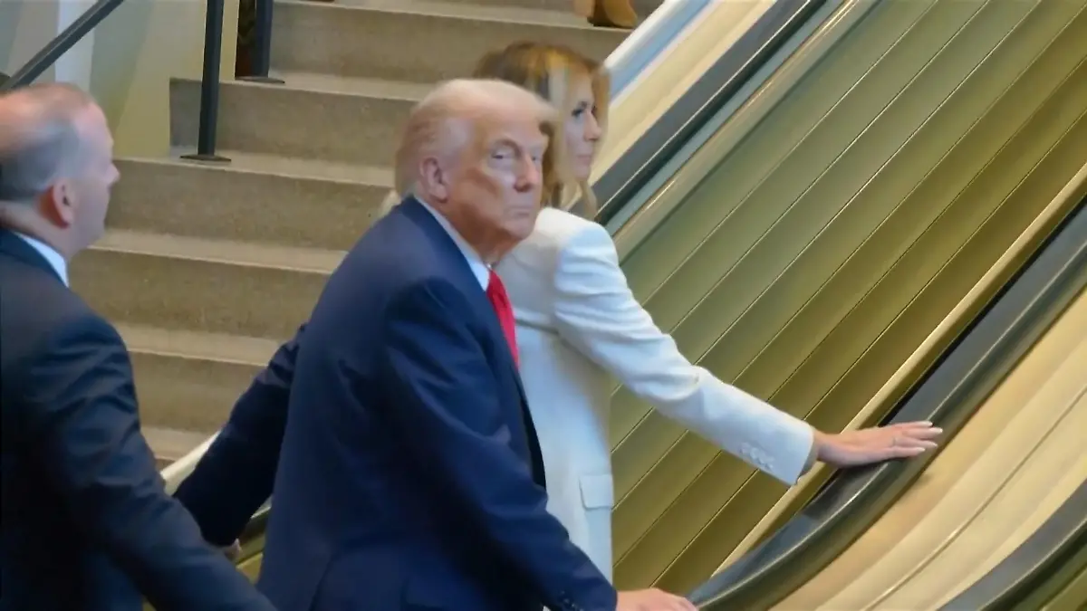 Trump motzt wegen diversen Pannen! US-Präsident mit schlechter Laune bei UN Rolltreppe und Prompter kaputt