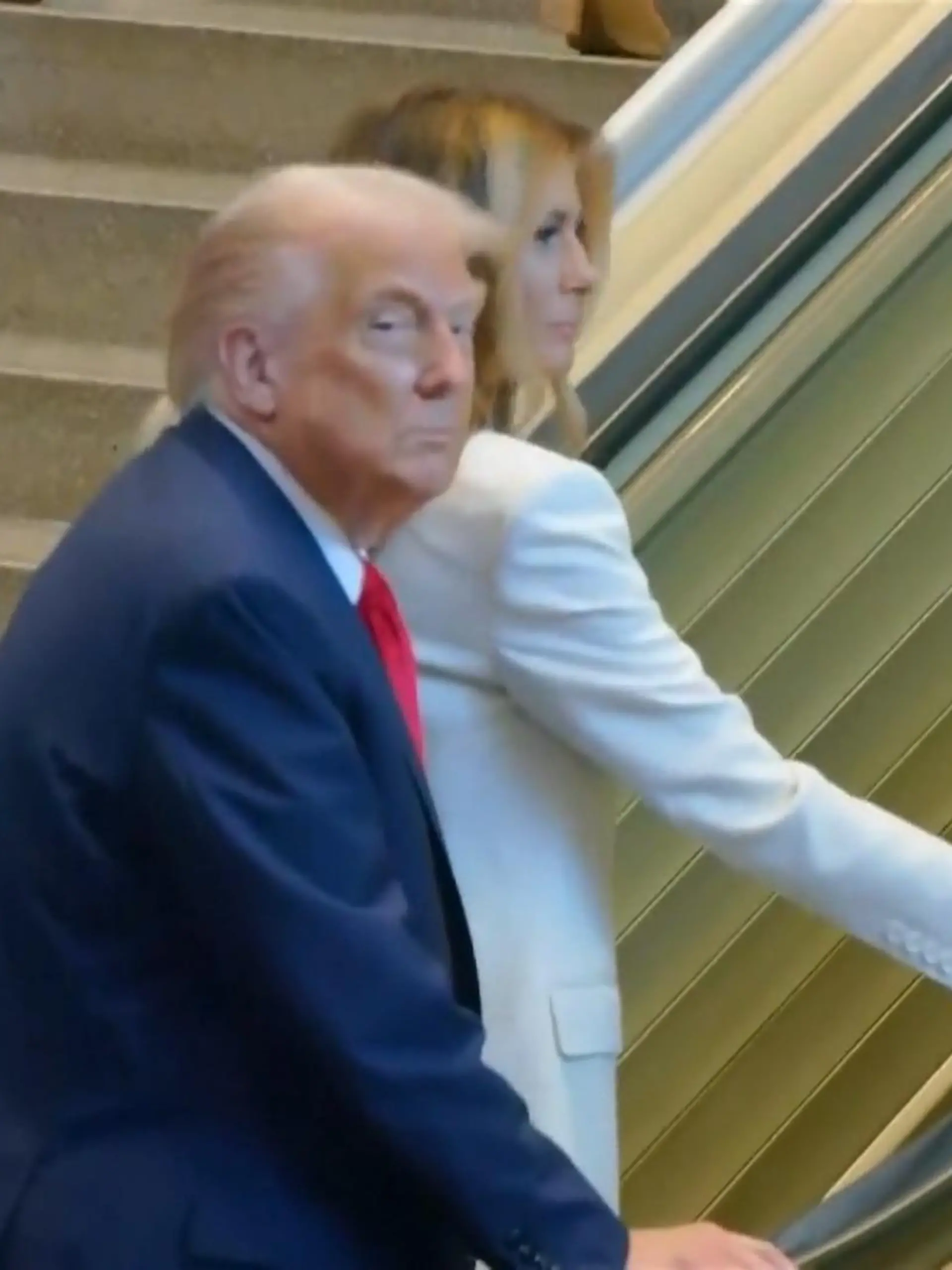 Bild zu: "Trump motzt wegen diverser Pannen! US-Präsident mit schlechter Laune bei UN"